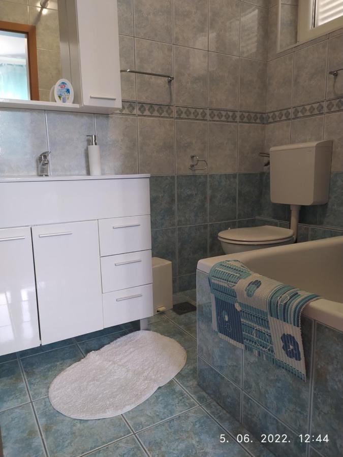 Apartment Sara Novi Vinodolski Esterno foto