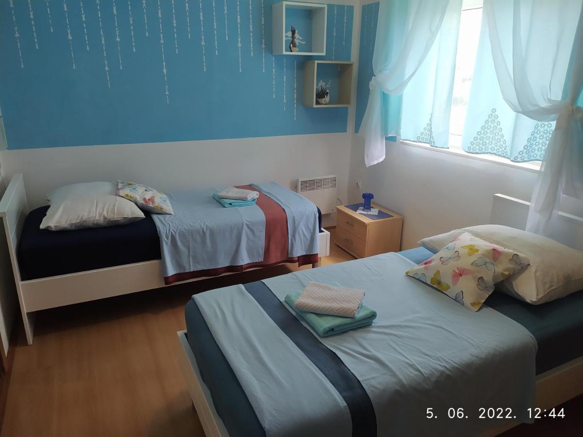 Apartment Sara Novi Vinodolski Esterno foto