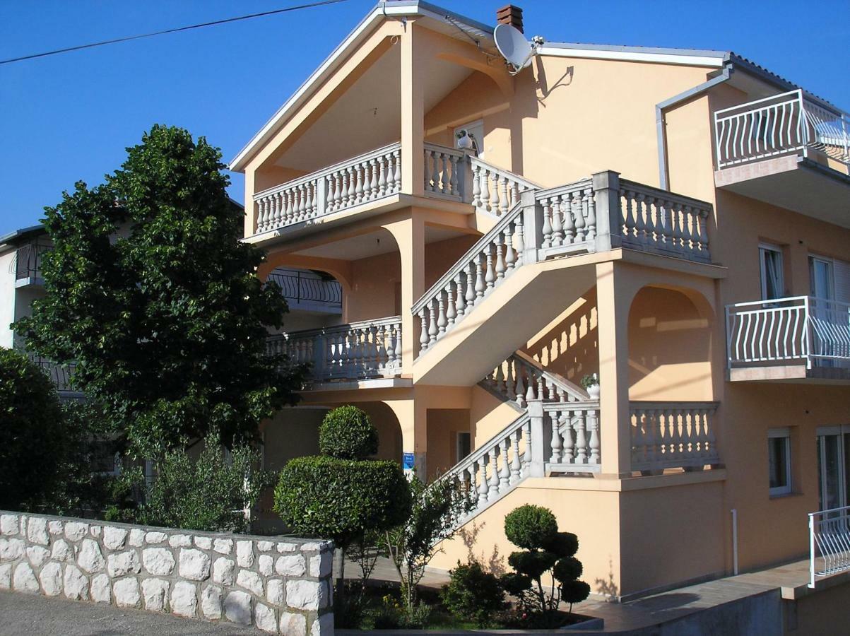 Apartment Sara Novi Vinodolski Esterno foto