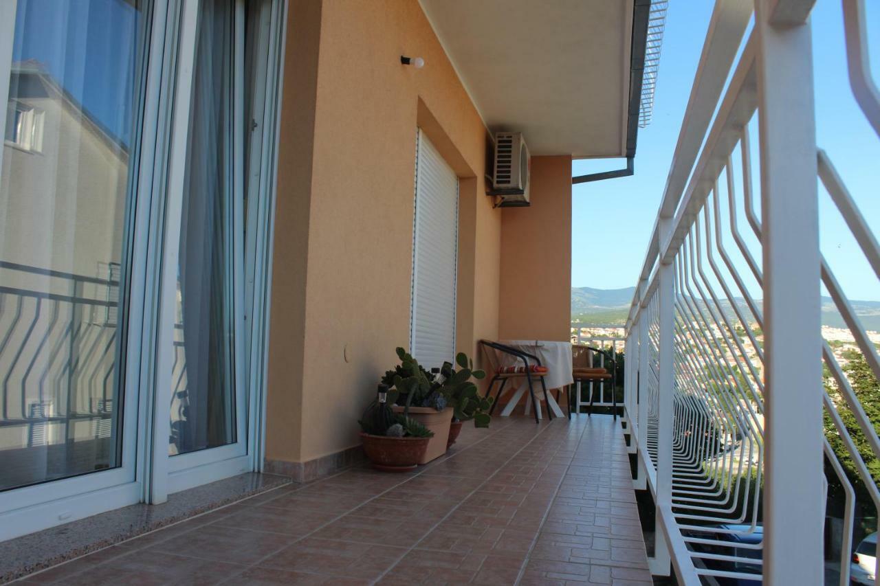 Apartment Sara Novi Vinodolski Esterno foto