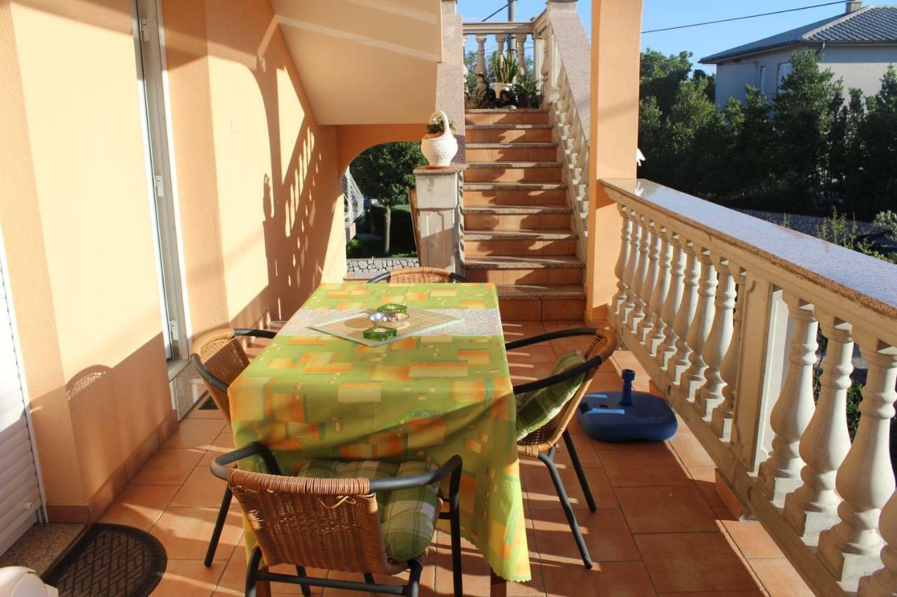 Apartment Sara Novi Vinodolski Esterno foto