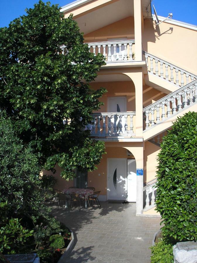 Apartment Sara Novi Vinodolski Esterno foto